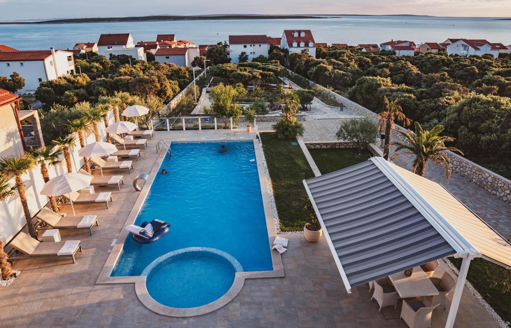 Luxury Apartments White Villa Violeta Мандре Екстериор снимка