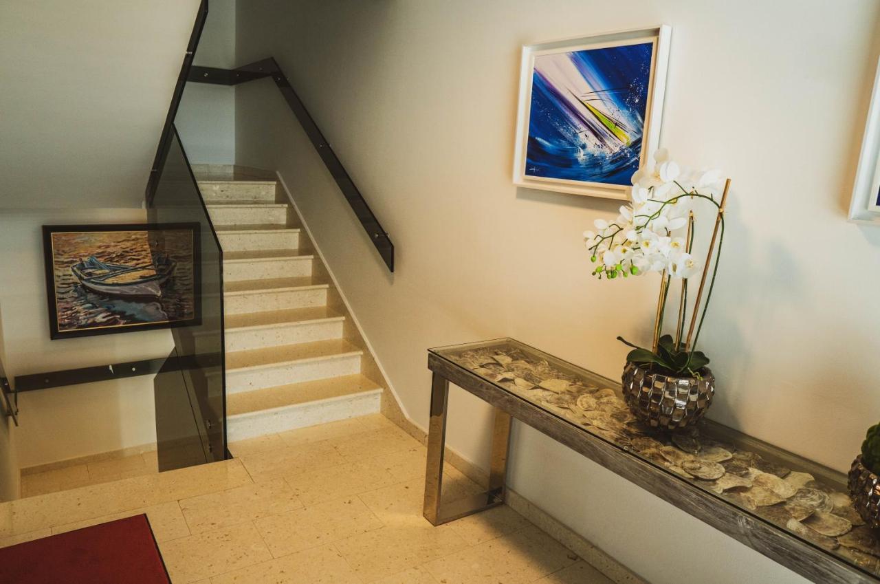 Luxury Apartments White Villa Violeta Мандре Екстериор снимка