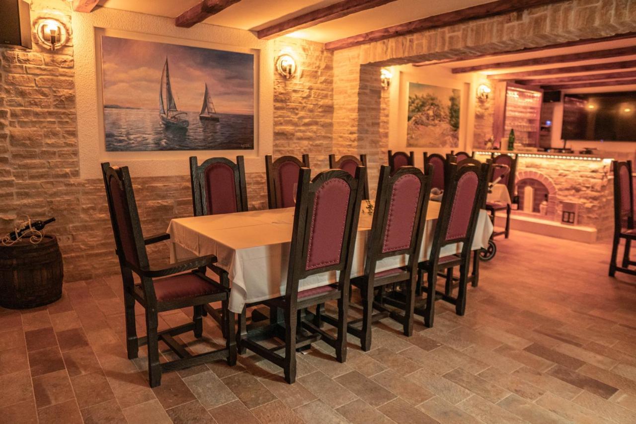 Luxury Apartments White Villa Violeta Мандре Екстериор снимка