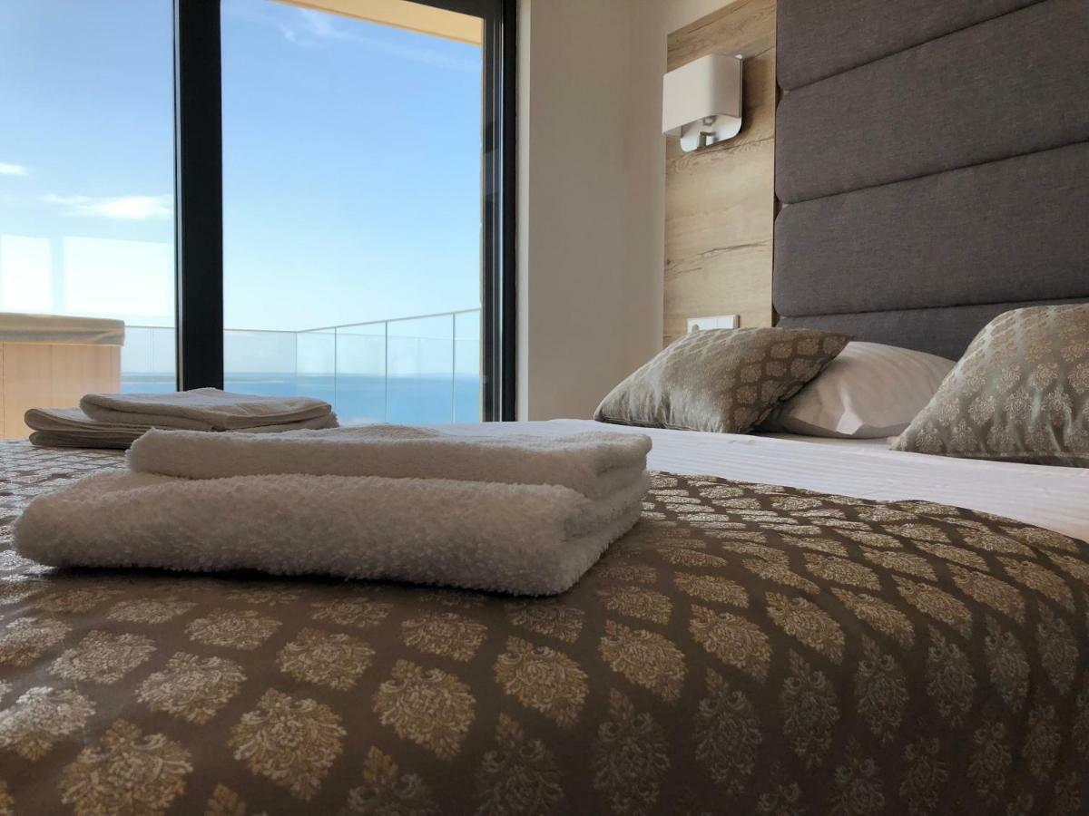 Luxury Apartments White Villa Violeta Мандре Екстериор снимка