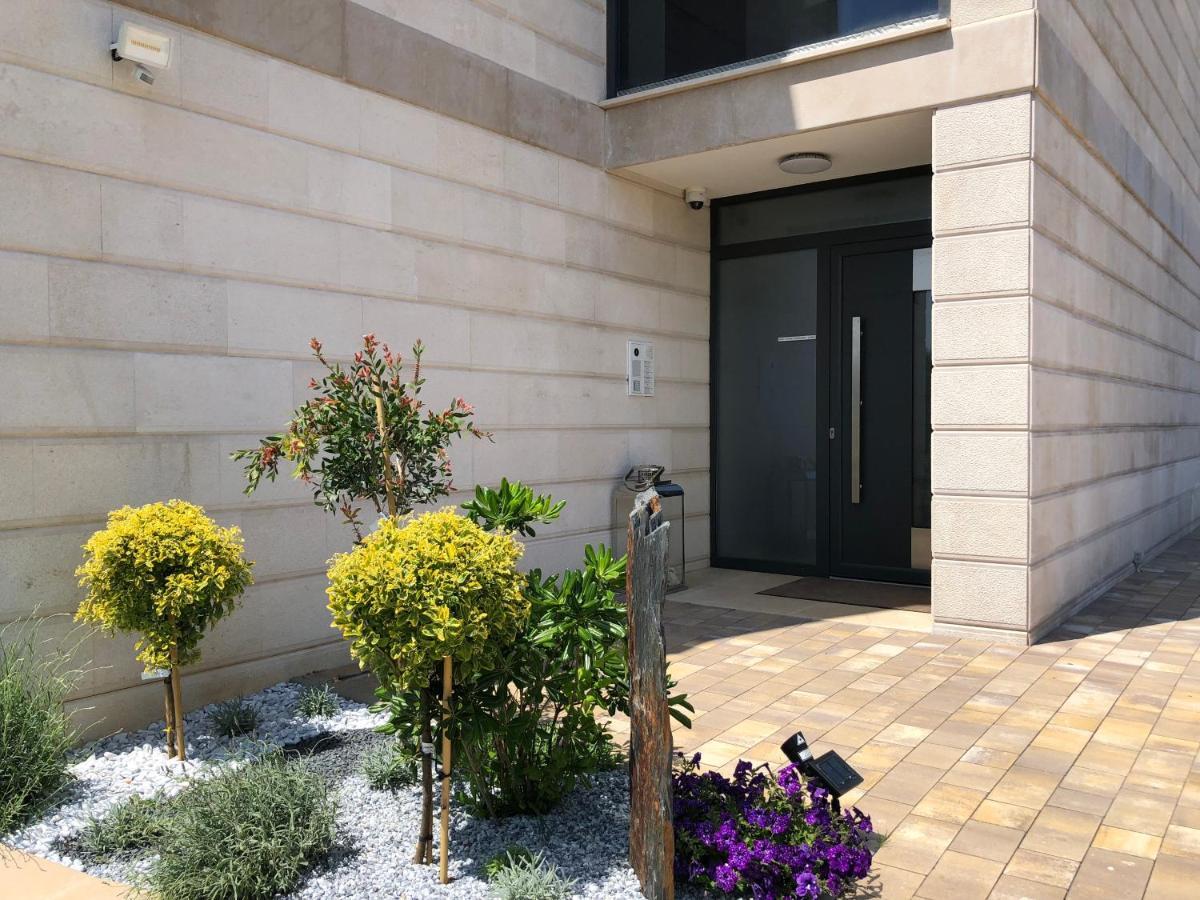 Luxury Apartments White Villa Violeta Мандре Екстериор снимка